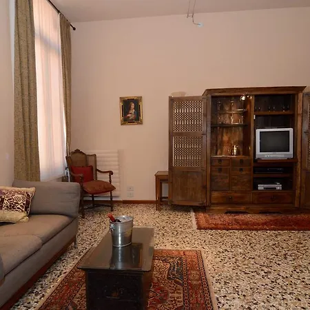 Apartament Calle Dei Botteri